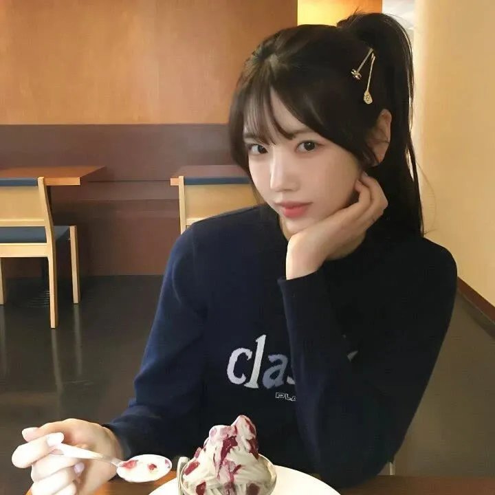 站起来的女孩